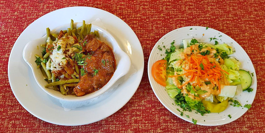 Griechisches Restaurant Athen in Magdeburg - 712.  Lamm mit grünen Bohnen mit Brot und frischem Salat     7,20 €