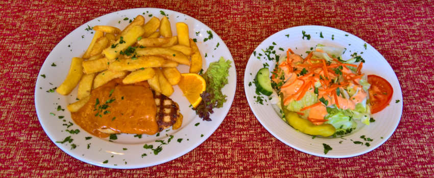 Griechisches Restaurant Athen in Magdeburg - 716.  Hähnchenbrustfilet mit Metaxasauce mit Pommes Frites und frischem Salat     6,40 €